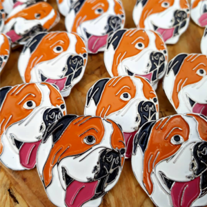 "PIN EMPRESARIAL PERSONALIZADO TRIDIMENSIONAL FUNDIDO."