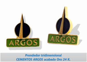 "PIN EMPRESARIAL PERSONALIZADO TRIDIMENSIONAL FUNDIDO."