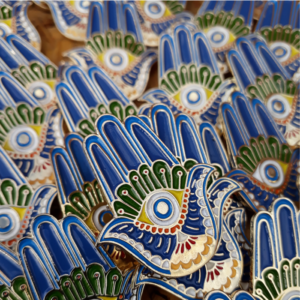 "PIN EMPRESARIAL PERSONALIZADO TRIDIMENSIONAL FUNDIDO."