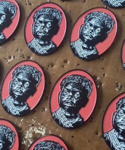 "PIN EMPRESARIAL PERSONALIZADO TRIDIMENSIONAL FUNDIDO."